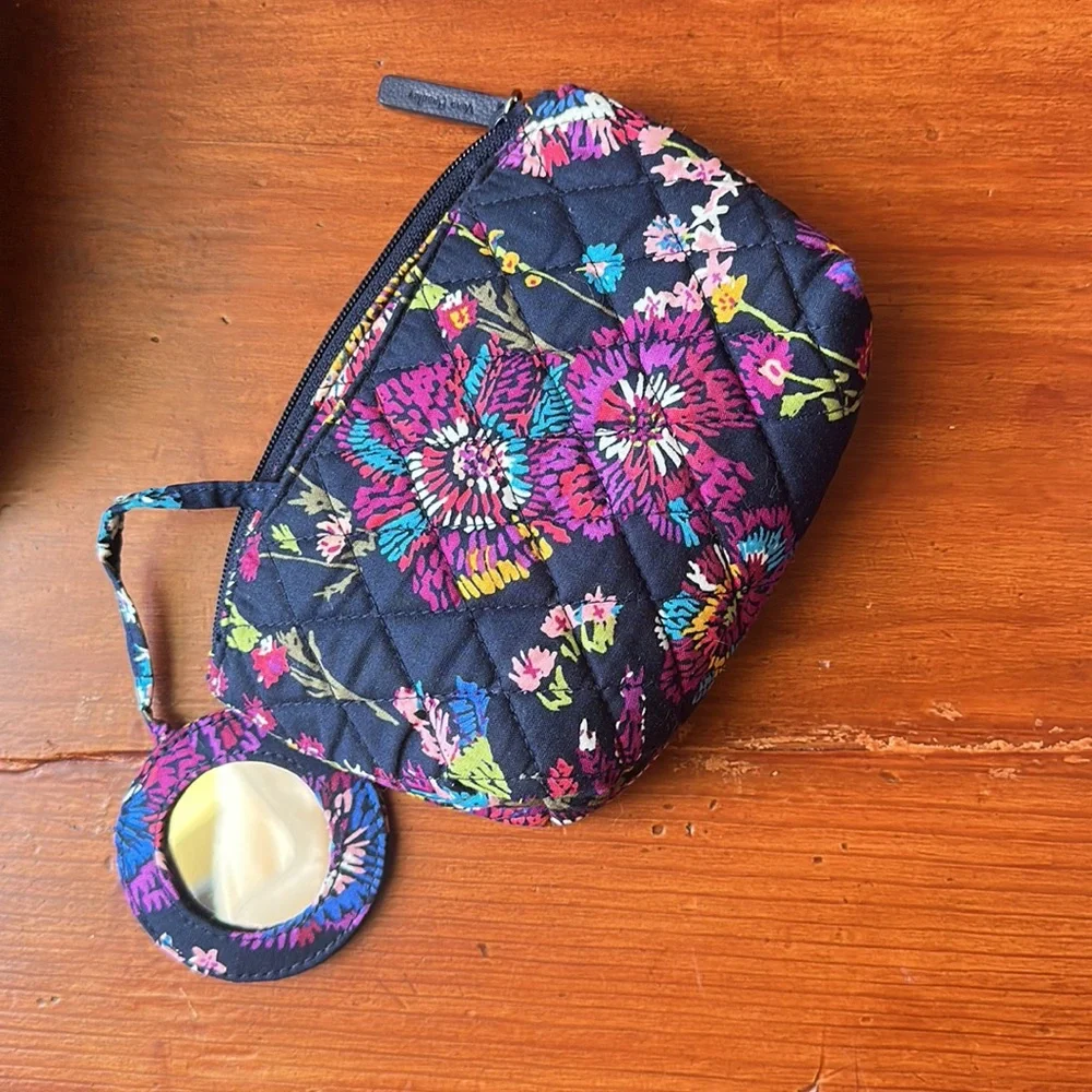 💖Vera Bradley makeup bag with mirror. - Picture 2 of 6